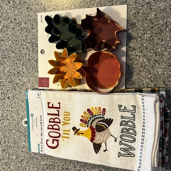 Holiday Kitcheware - Picture 2 of 4